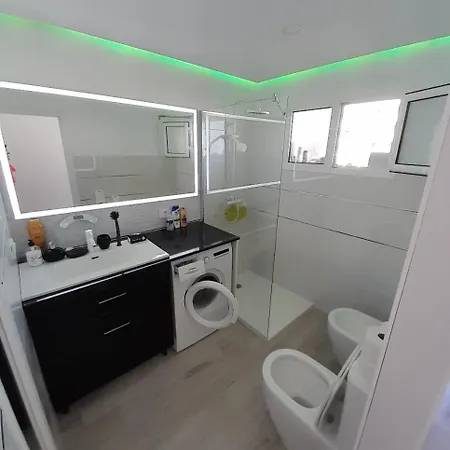Holiday Apartment * 普拉亚戴尔雷安格莱斯